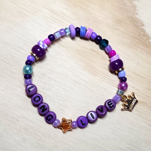 Long Live -Taylor Swift Friendship Bracelet - Picture 3 of 4